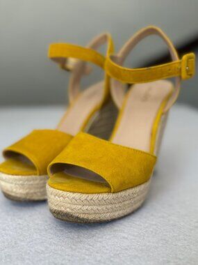 Aldo Mustard Yellow Suede Platform Espadrille Wedge Sandals Size 6